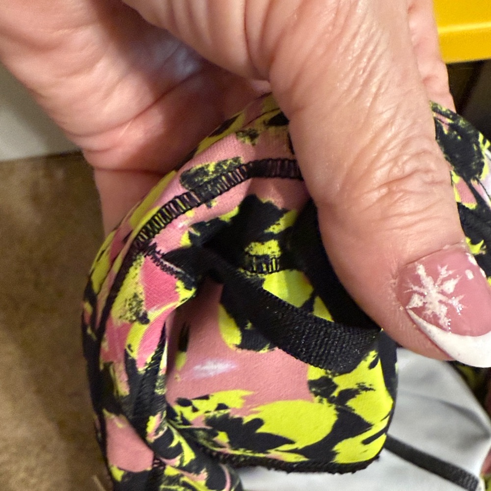 Lululemon Floral Leggings - Picture 8 of 14